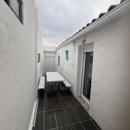 Casa vacanze Rare - House With Private Garage - Historic Center - 500 M - Max 6 People Peniche